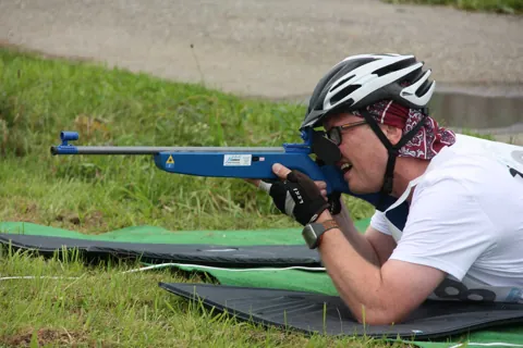 Herbstbiathlon 2014: Liegendschießen mit Laser-Gewehr